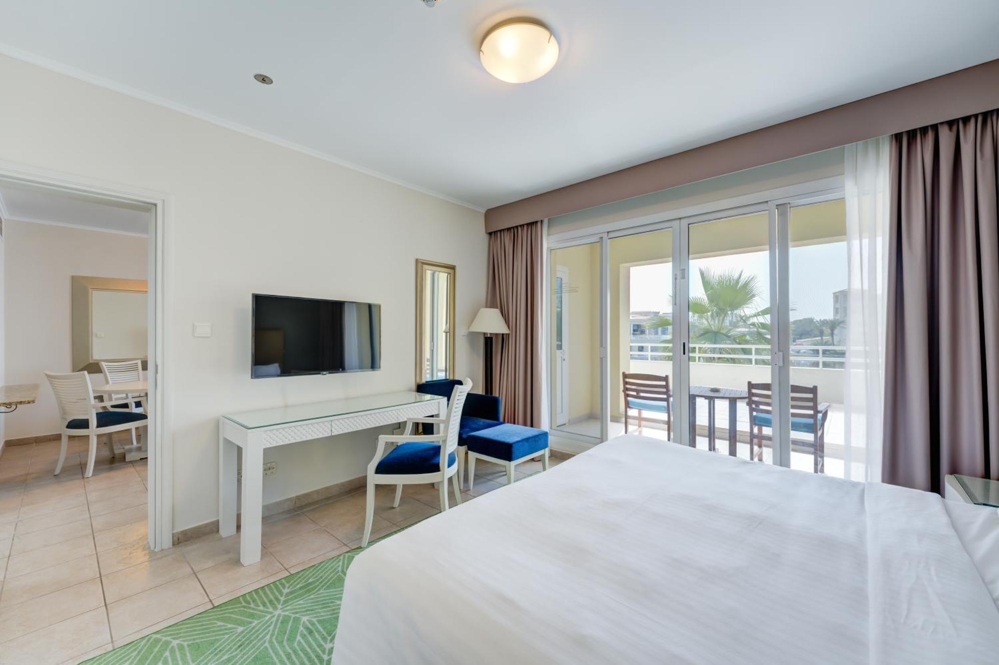 Millennium Lakeview Hotel Formerly Copthorne Lakeview Hotel Dubai Dış mekan fotoğraf