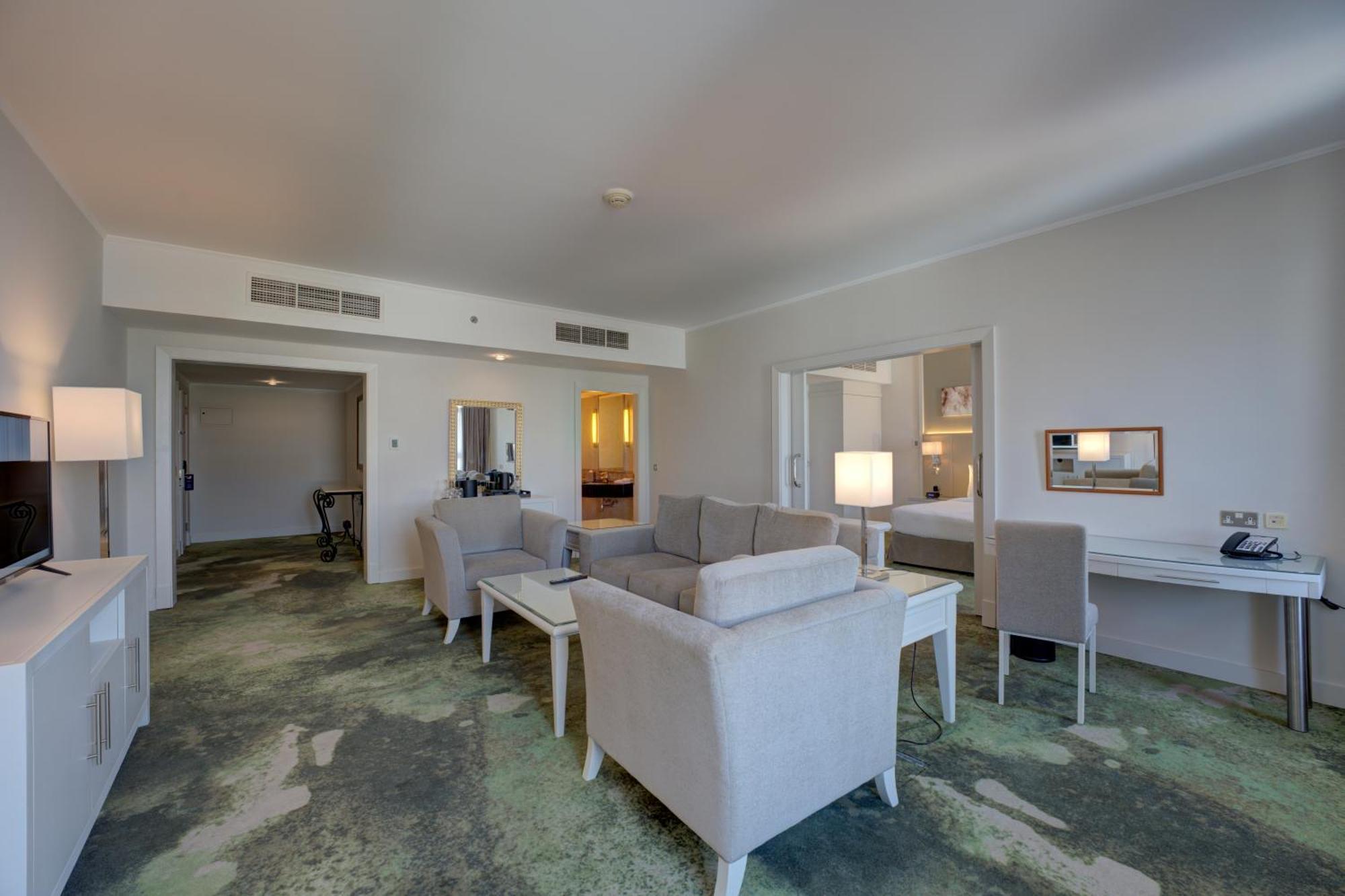 Millennium Lakeview Hotel Formerly Copthorne Lakeview Hotel Dubai Dış mekan fotoğraf